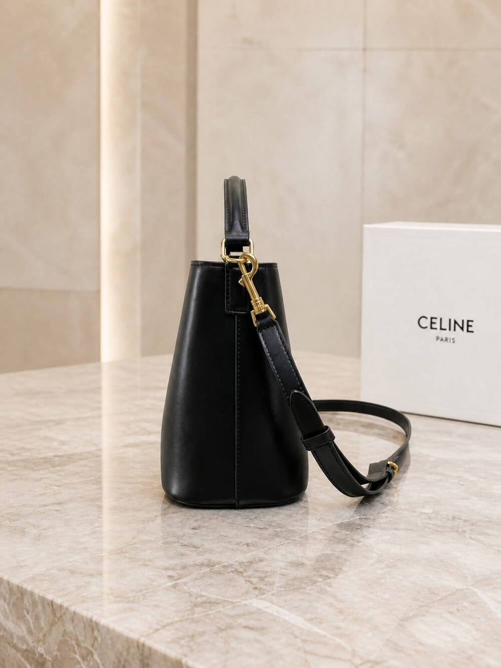 Celine Louise Medium Black Smooth Calfskin Bucket Shoulder Bag - Picture 3 of 9